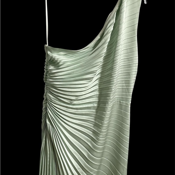 NWT Belle by Badgley Mischka Kelsey One Shoulder Pleated Dress - 14 MSRP: $209 - Picture 5 of 9